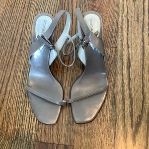 BCBG Max Azaria gray leather strappy sandal pumps